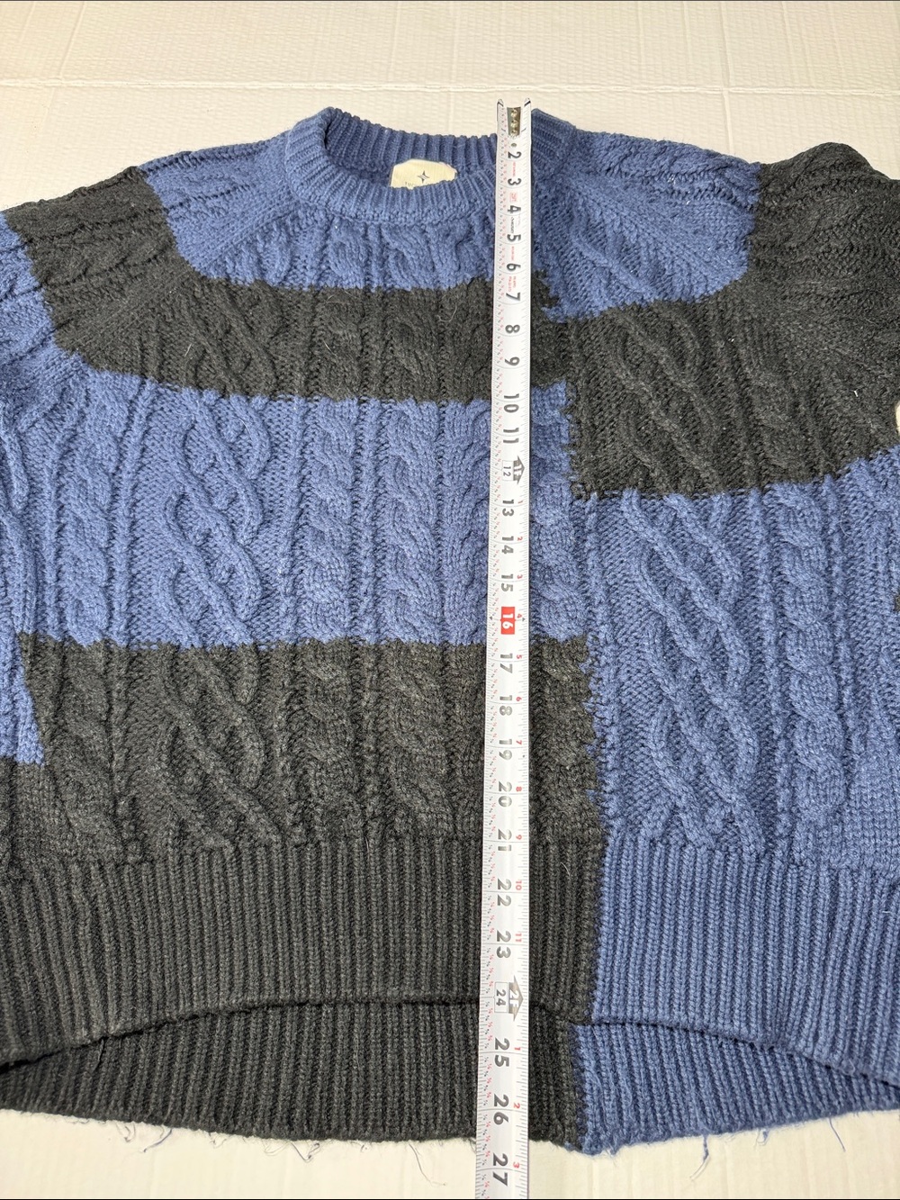 Tuckernuck Colorblock Cable Knit Sweater Blue Black M - Picture 7 of 8